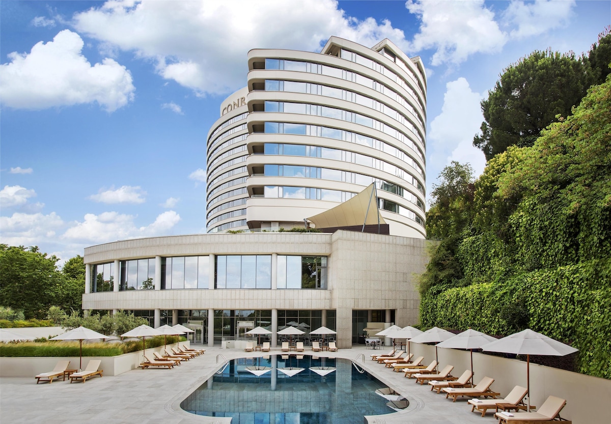 King Deluxe Room Conrad Istanbul Bosphorus image 2