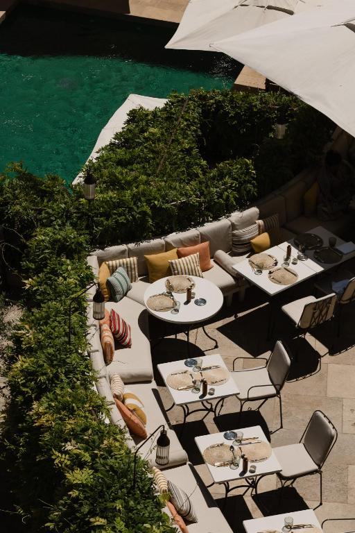 Crillon le Brave (Deluxe Suite) image 4