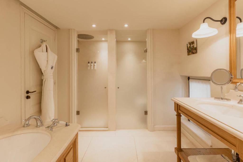 Crillon le Brave (Deluxe Suite) image 7