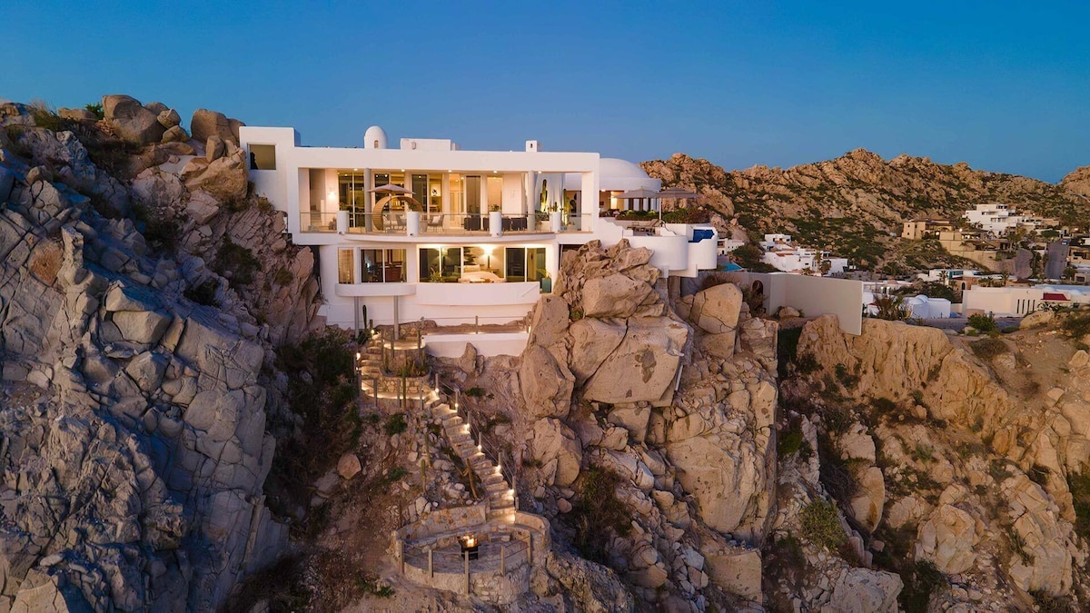 Cliffside Villa with Ocean View, Pool, Sauna, Butler image 8