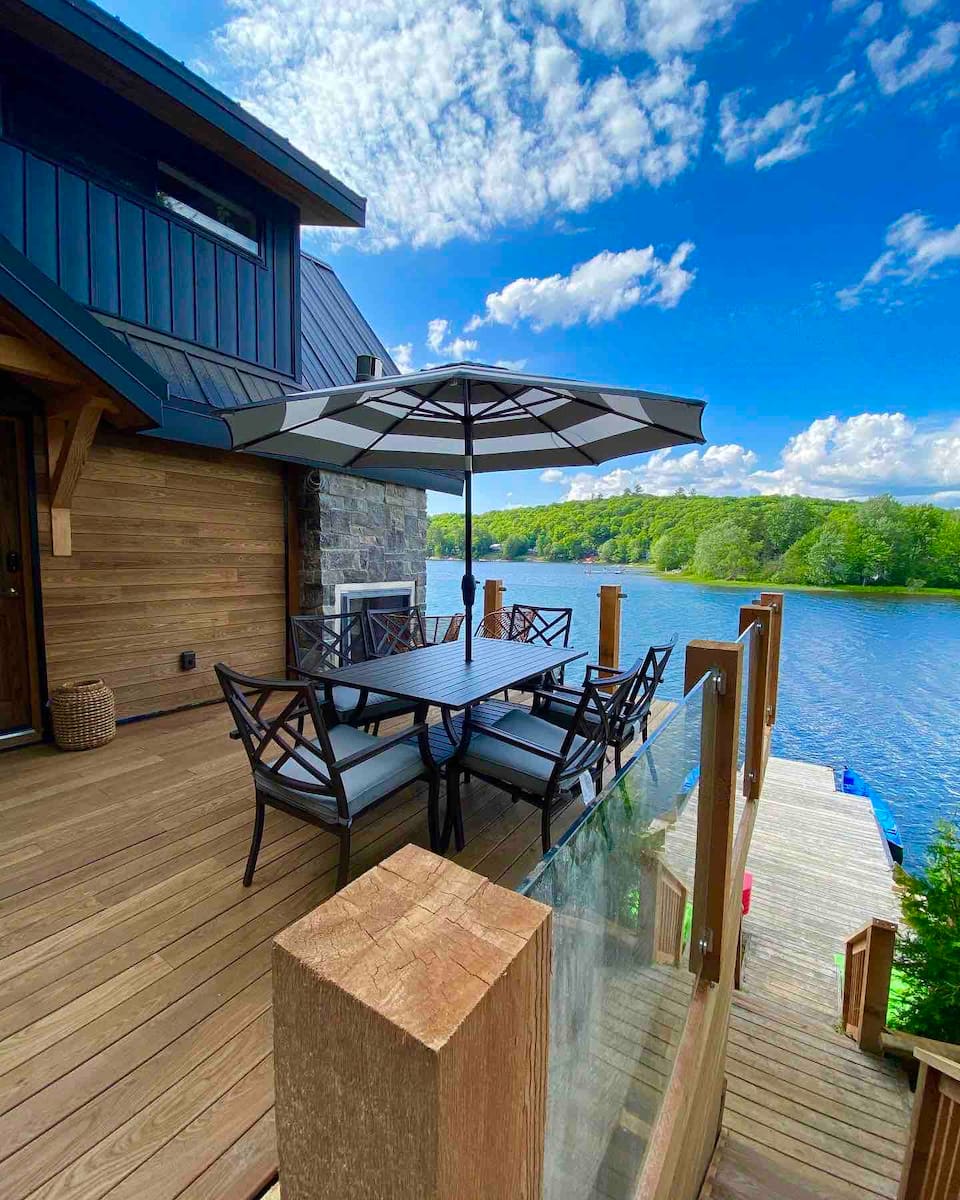 The Water’s Edge Unique Muskoka Treehouse image 1