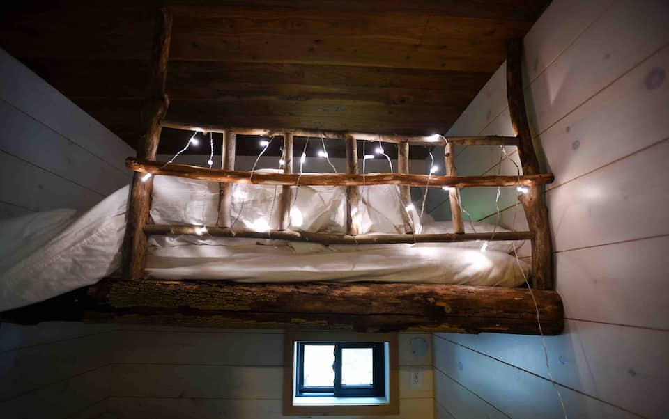 The Water’s Edge Unique Muskoka Treehouse image 6