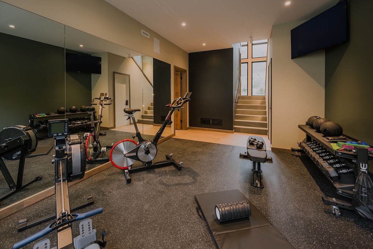 10-Bedroom Luxury Estate image 1