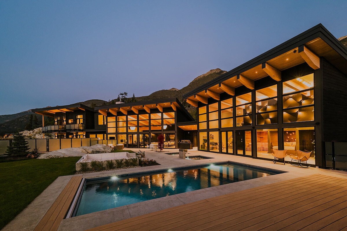 10-Bedroom Luxury Estate image 10