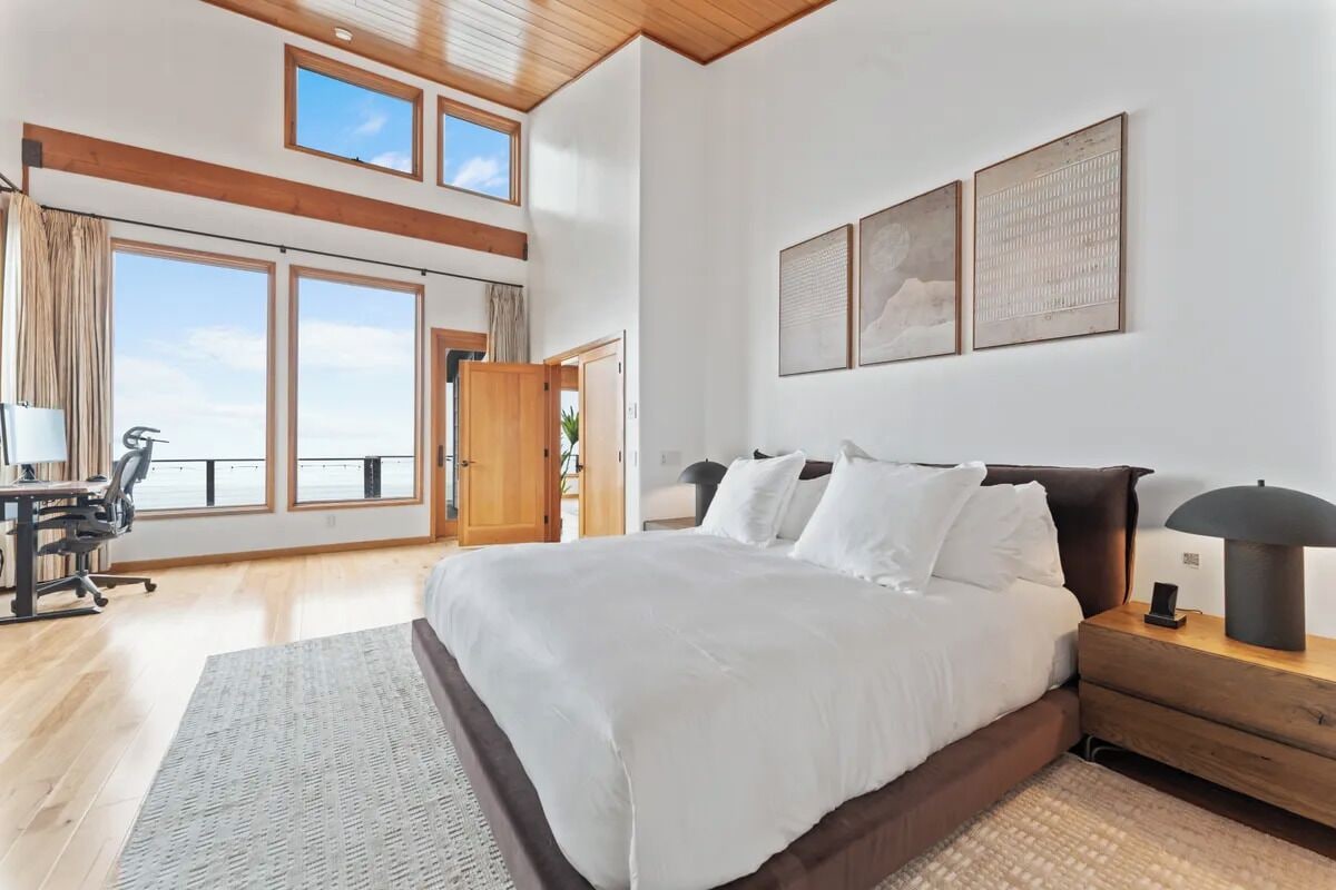 Cliffside Luxury Retreat image 4