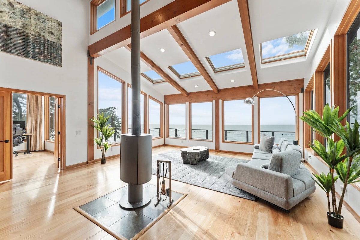 Cliffside Luxury Retreat image 6