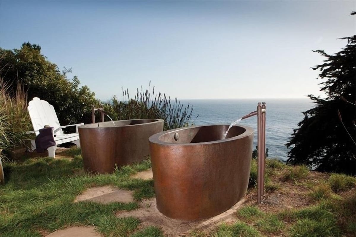 Cliffside Luxury Retreat image 8