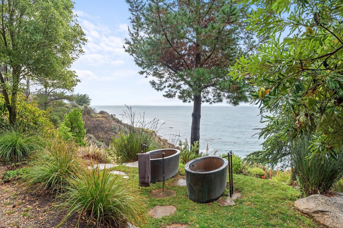 Cliffside Luxury Retreat image 9