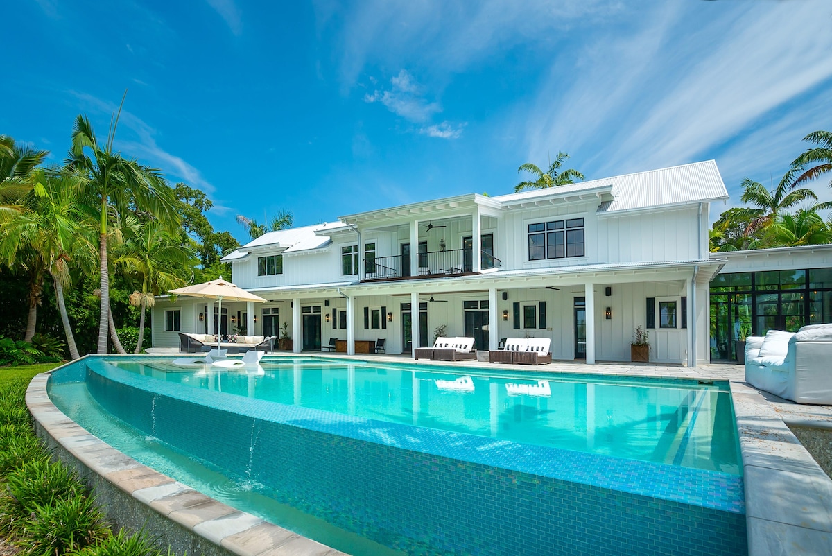 Private Luxury Waterfront Estate Step into the Jubilee Sanctuary. image 1