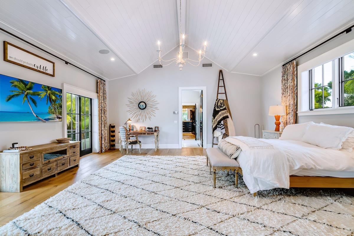 Private Luxury Waterfront Estate Step into the Jubilee Sanctuary. image 8