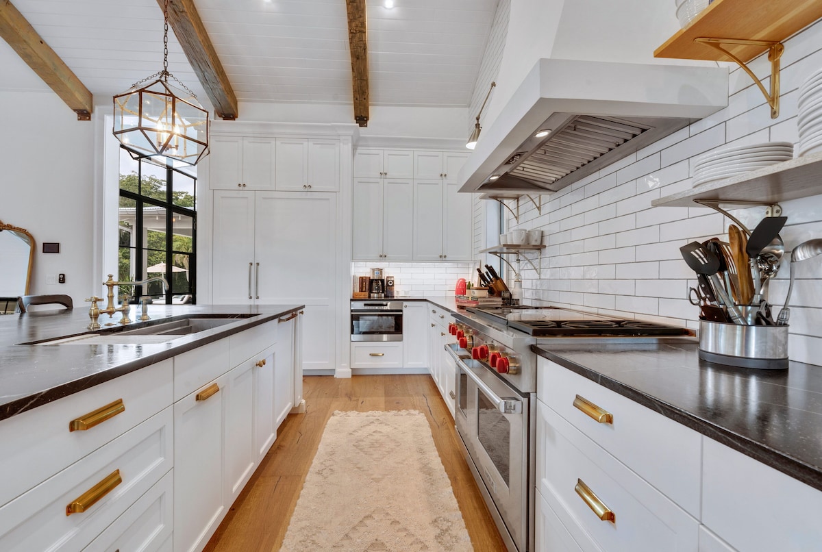 Private Luxury Waterfront Estate Step into the Jubilee Sanctuary. image 9