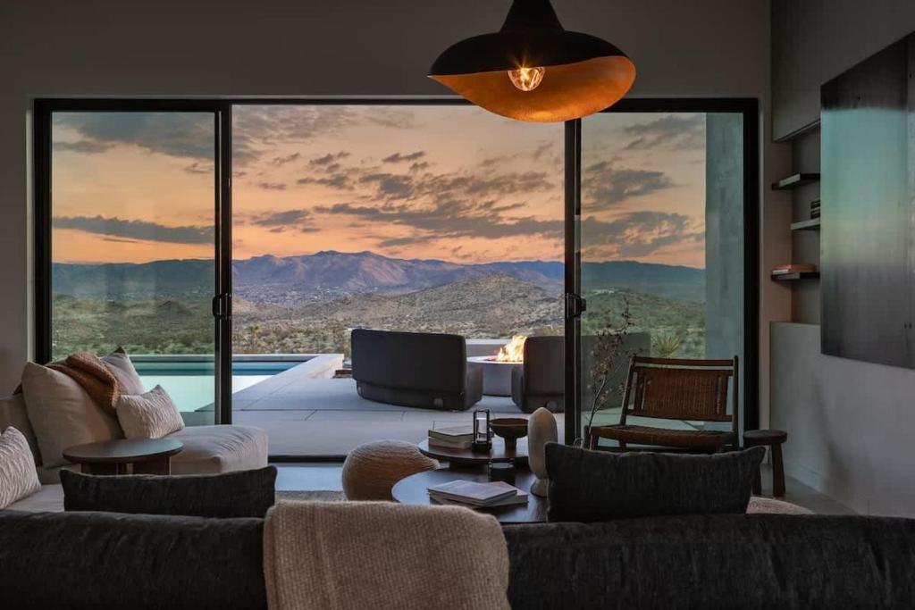 Revolve House image 8