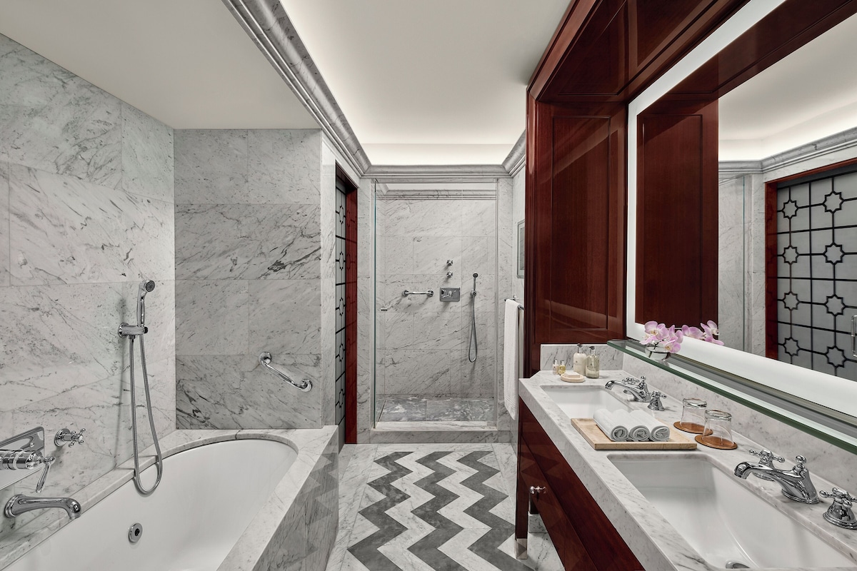 Superior Twin Room Divan Istanbul image 2