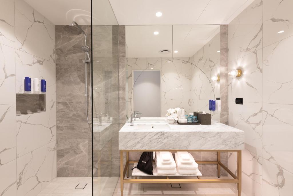 Dorsett Gold Coast (Deluxe King) image 4