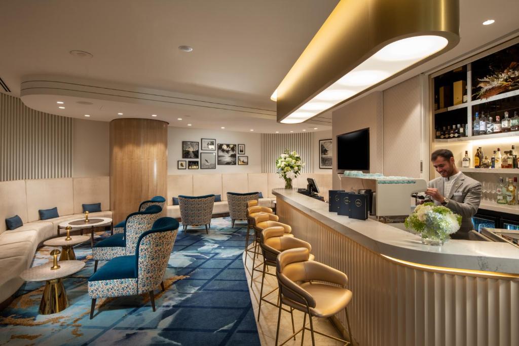 Dorsett Gold Coast (Deluxe King) image 7