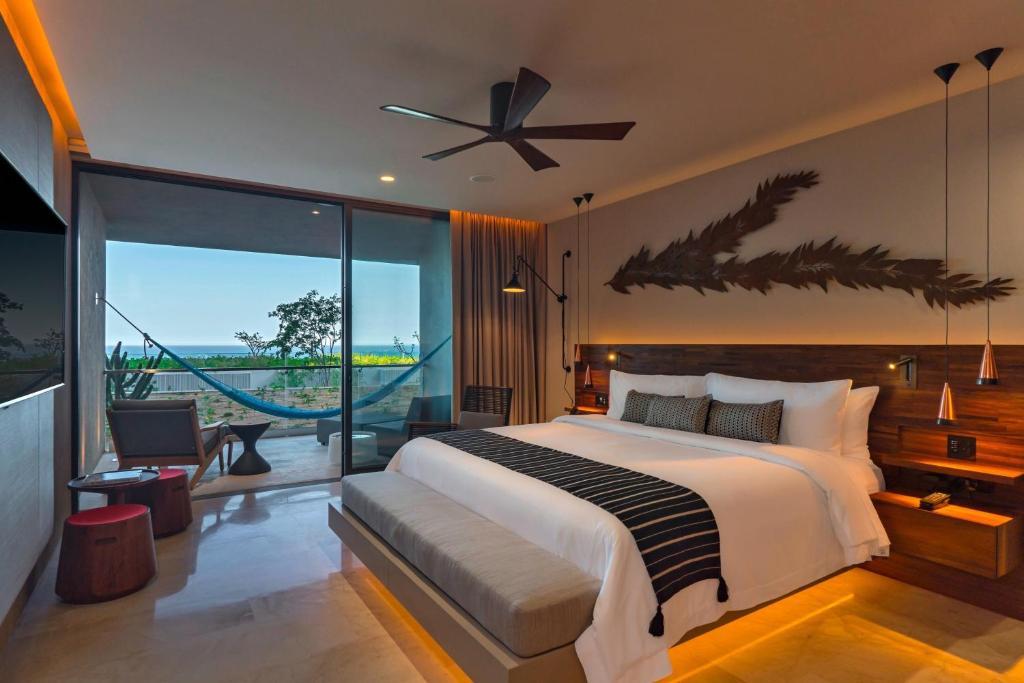 Solaz, Los Cabos (Oasis Room 1 King Bed) image 2