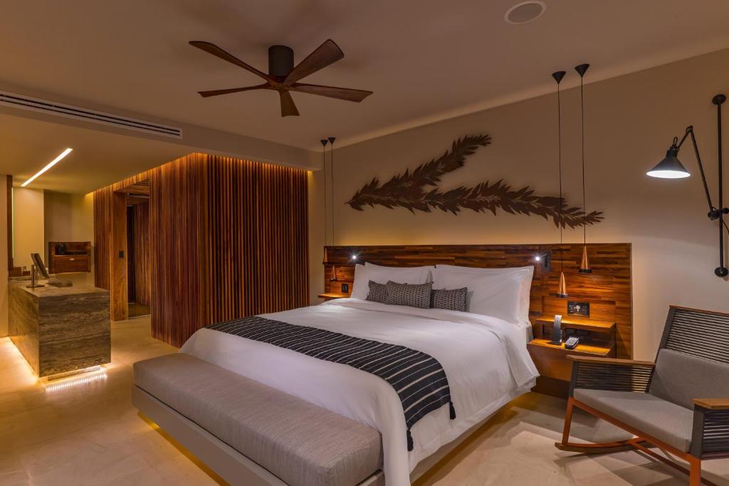 Solaz, Los Cabos (Oasis Room 1 King Bed) image 4