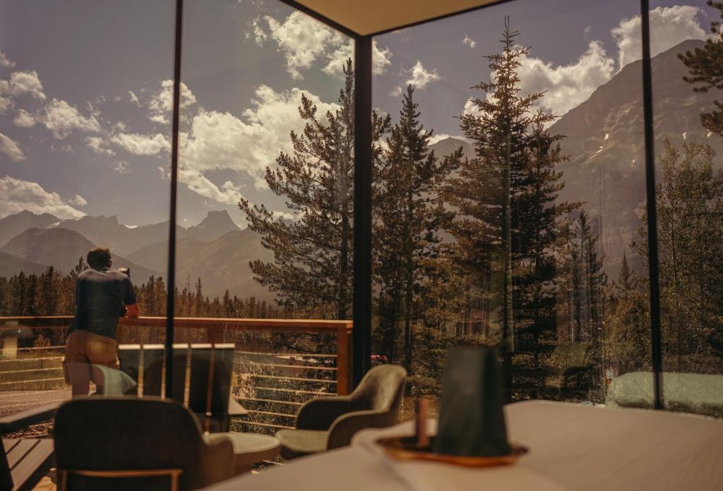 Skyridge Glamping (Superior Chalet) image 6