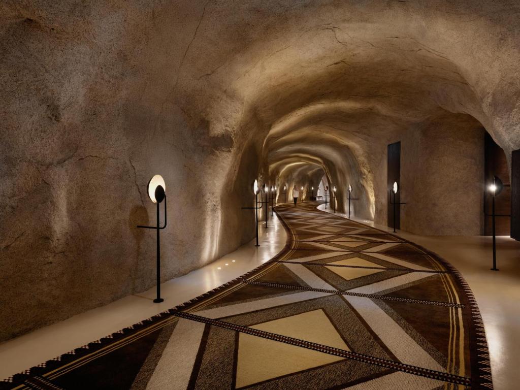 Desert Rock Resort (One Bedroom Mountain Cave Suite) image 4