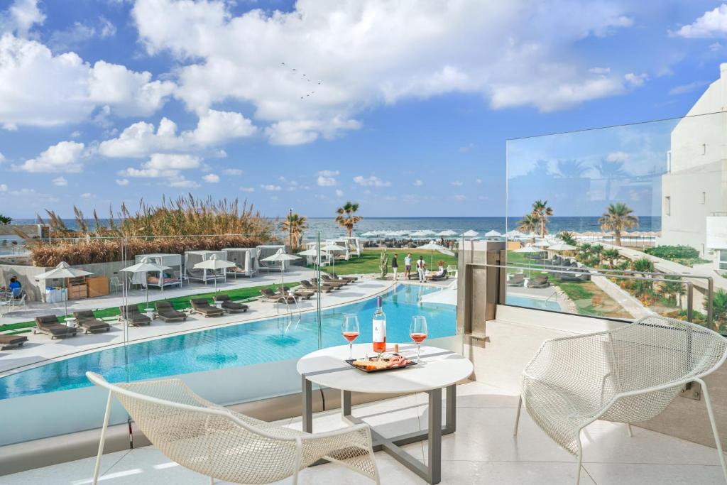Nautilux Rethymno (Deluxe Suite with Hot Tub) image 3