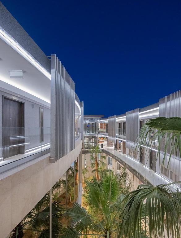 Nautilux Rethymno (Deluxe Suite with Hot Tub) image 7