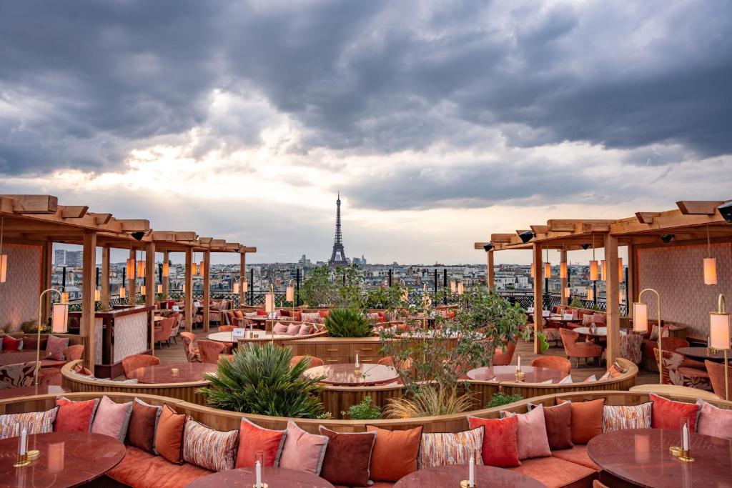 Hotel Sax Paris (Deluxe King Room) image 4