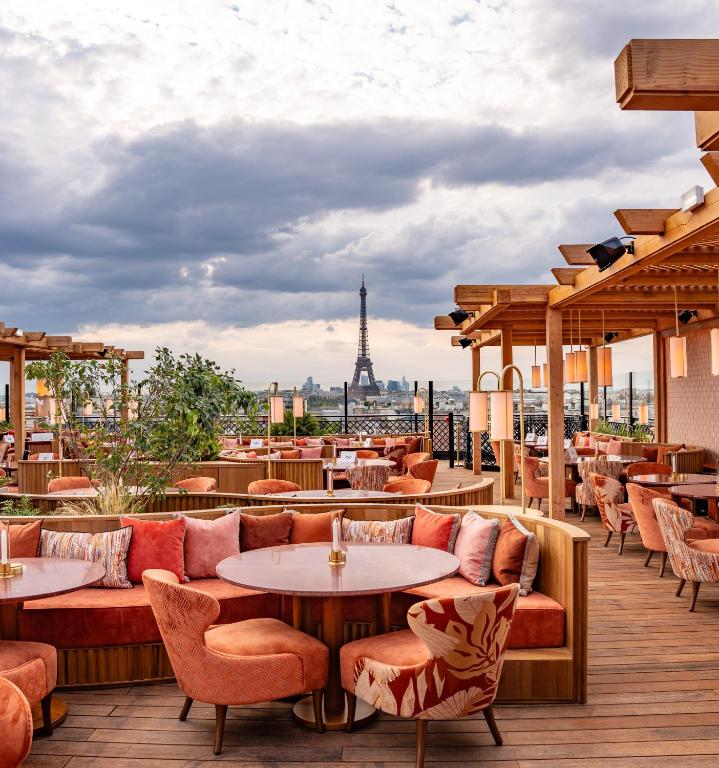 Hotel Sax Paris (Deluxe King Room) image 8