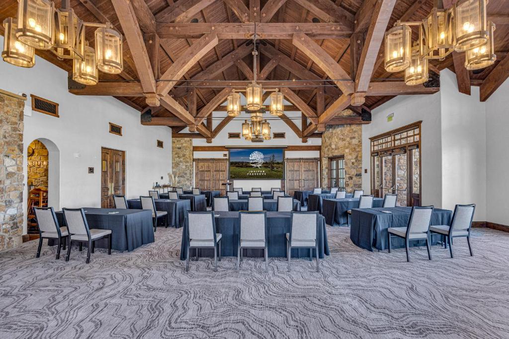 Juniper Preserve (Standard King Room) image 5