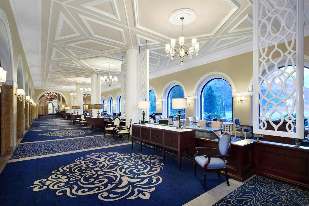 Fairmont Château Lake Louise (Mount Temple Room) image 9
