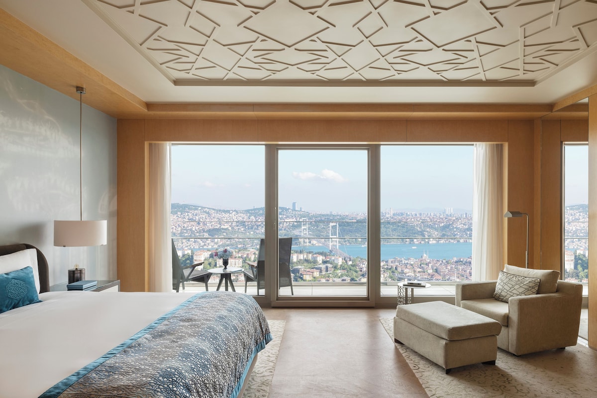 Premier Room, 1 King Bed Raffles Istanbul image 6