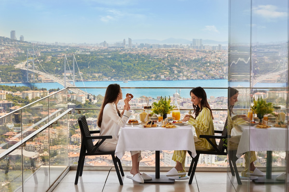 Premier Room, 1 King Bed Raffles Istanbul image 10