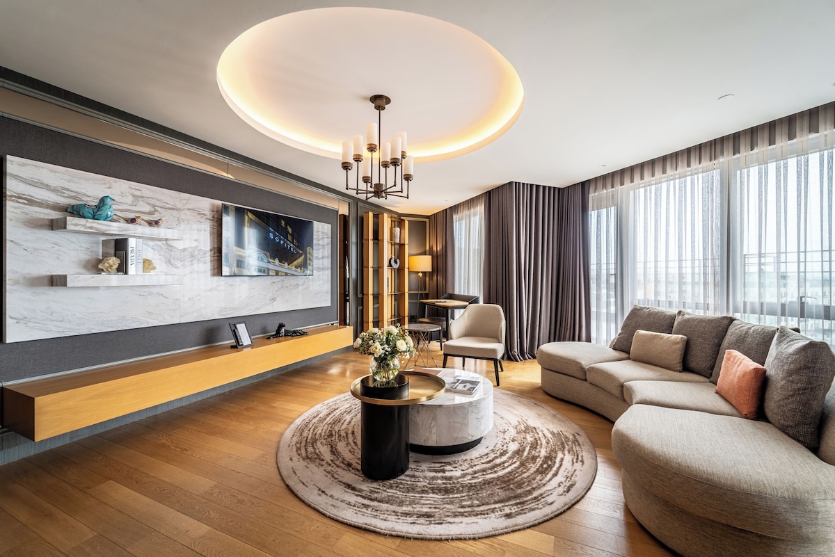 Luxury Room (Bosphorus View) Sofitel Istanbul Taksim image 4