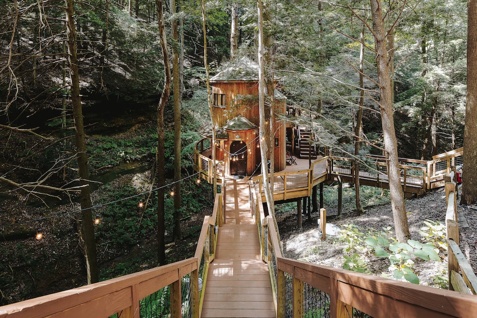 The Hemlock Treehouse | Hocking Hills image 2