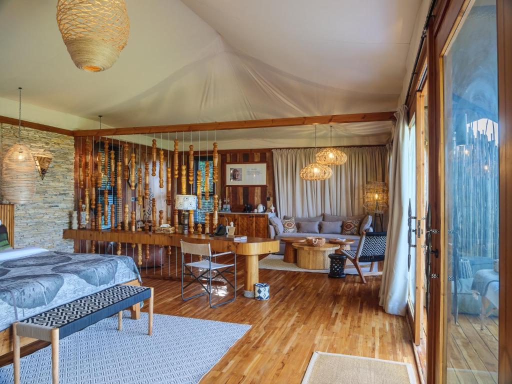 Pearl Mara (Suite with Mountain View) image 4