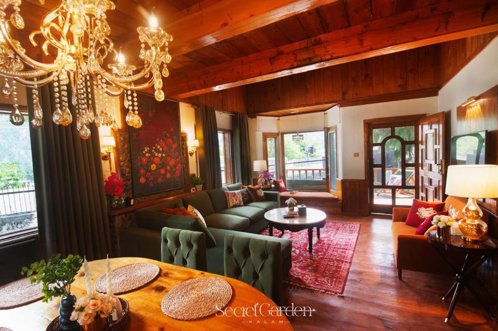 Secret Garden Kalam (Standard Queen Room) image 6