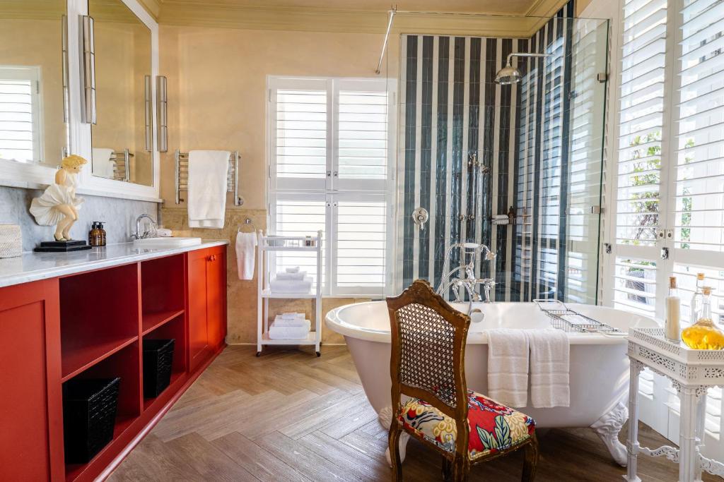 Birkenhead House (Luxury Room) image 3