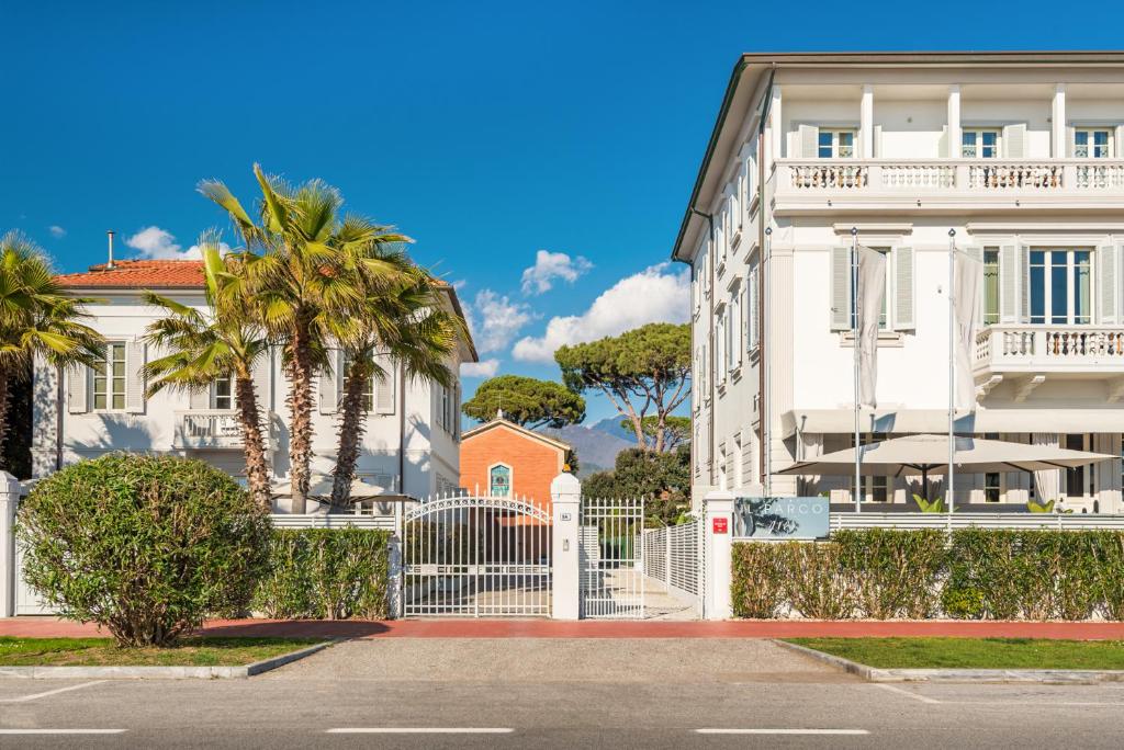 Villa Grey (Junior Suite with Balcony) image 1