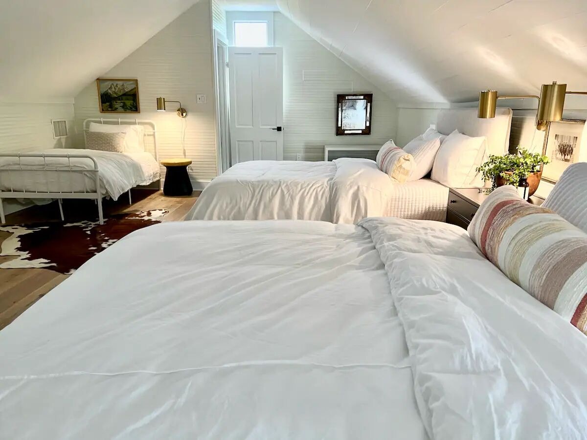 Luxury Round Top Farmhouse image 2