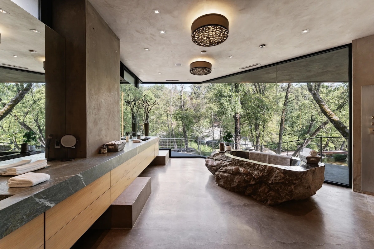 Lotus Falls Estate - Privacy, Luxury, and Full of Amenities. image 2