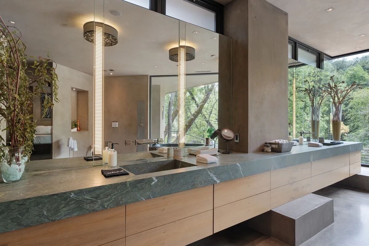 Lotus Falls Estate - Privacy, Luxury, and Full of Amenities. image 3