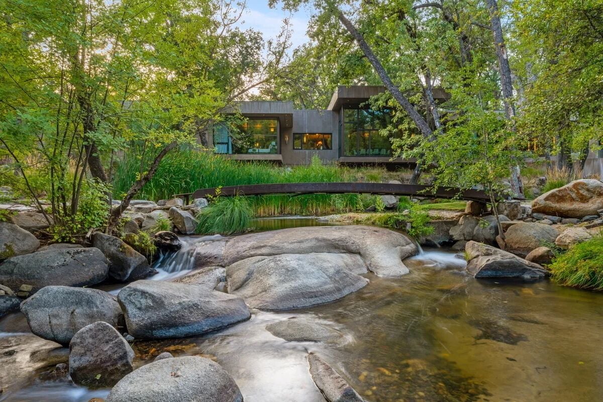 Lotus Falls Estate - Privacy, Luxury, and Full of Amenities. image 8