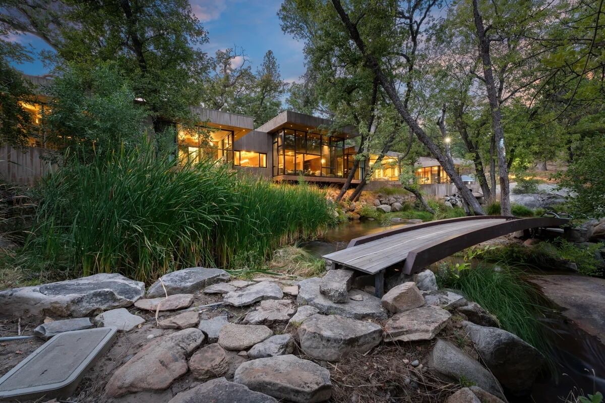 Lotus Falls Estate - Privacy, Luxury, and Full of Amenities. image 10