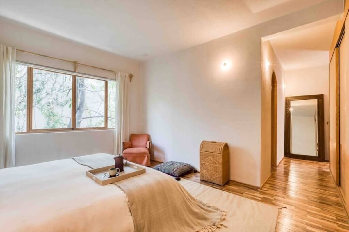 Mr. W  Condesa Luxury 3BR House with Rooftop image 1