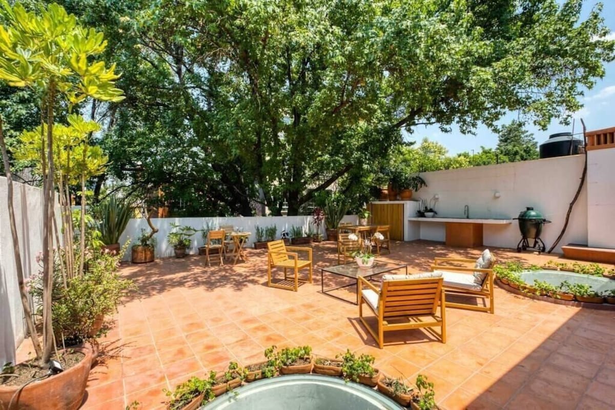 Mr. W  Condesa Luxury 3BR House with Rooftop image 8