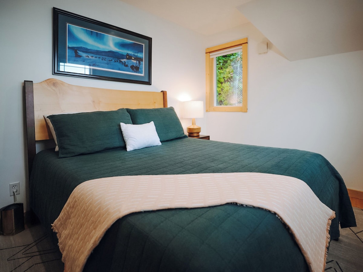 Waterfront Cottage on Kachemak Bay image 3