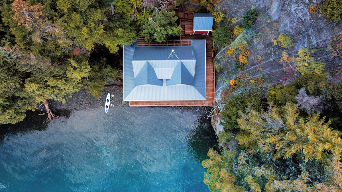 Waterfront Cottage on Kachemak Bay image 9