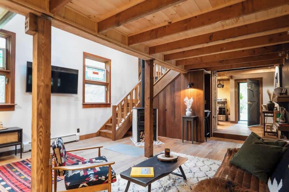 Catskills Hideaway | Chic Cabin with Hot Tub & Fire Pit image 6