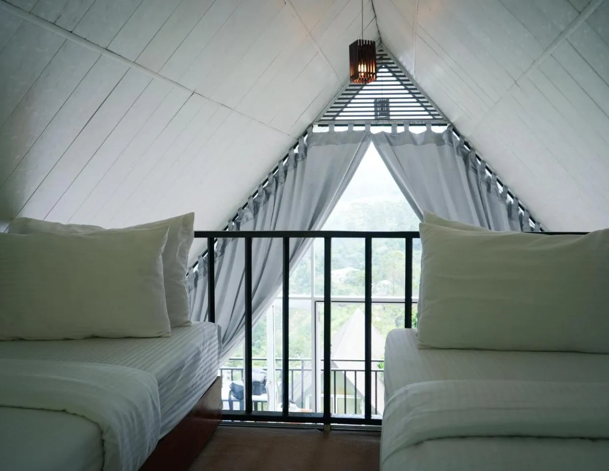 Mirage Waterfall Villa (Deluxe Room with Mountain View) image 3