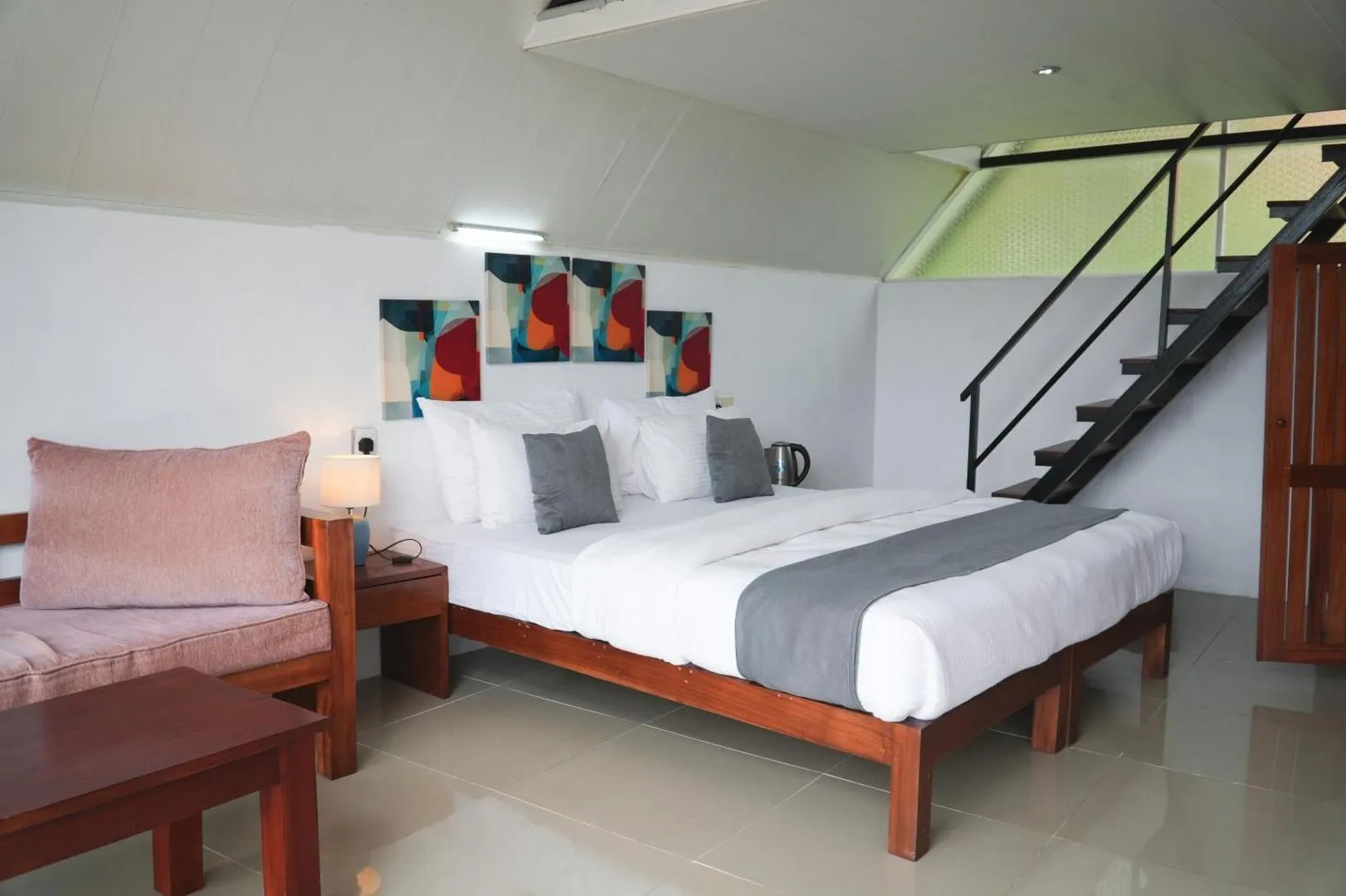 Mirage Waterfall Villa (Deluxe Room with Mountain View) image 8