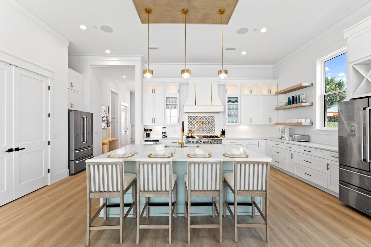 Jewel of Oleander Luxury Retreat with Stunning Views | Perfect for Large Group image 8